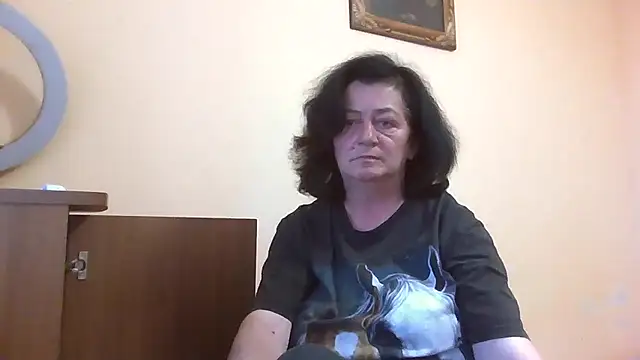 Snapshot of GypsiQueen2 chatting on June 2026 06:21:02 PM GypsiQueen2 online show from June 2026 06:21:02 PM