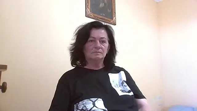 Snapshot of GypsiQueen2 chatting on June 2026 05:25:01 PM GypsiQueen2 online show from June 2026 05:25:01 PM