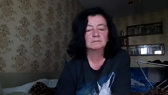 Snapshot of GypsiQueen2 chatting on July 2026 06:26:02 AM GypsiQueen2 online show from July 2026 06:26:02 AM