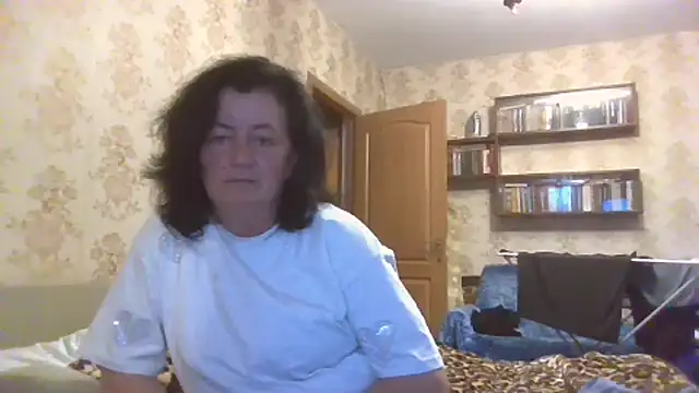 Snapshot of GypsiQueen2 chatting on July 2026 06:32:02 PM GypsiQueen2 online show from July 2026 06:32:02 PM