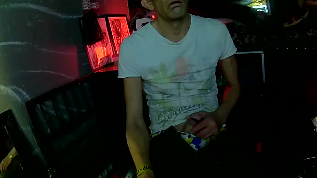 Snapshot of thingsbums chatting on April 2026 11:57:02 PM thingsbums online show from April 2026 11:57:02 PM