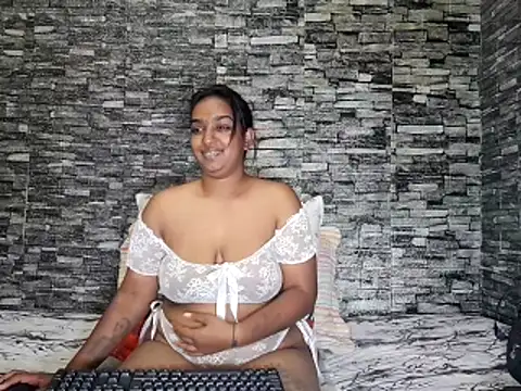 Snapshot of Xindias_fantasyX chatting on May 2026 06:47:02 PM Xindias fantasyX online show from May 2026 06:47:02 PM