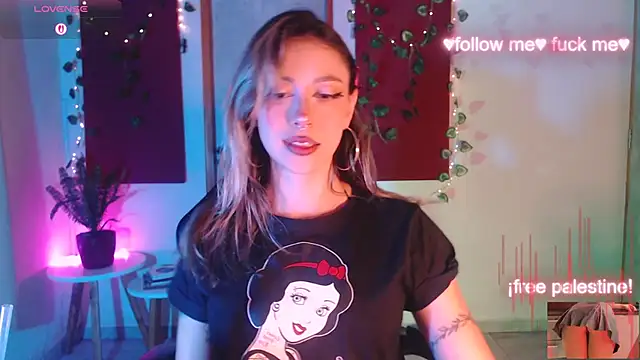 Snapshot of sakura_beauty chatting on October 2025 05:07:02 AM sakura beauty online show from October 2025 05:07:02 AM