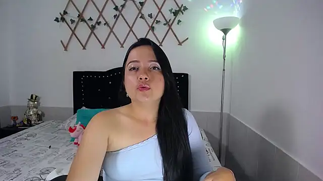 naughty girl 4u online show from January 2026 06:20:01 PM