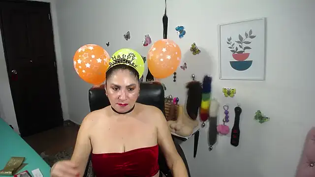 Snapshot of mature_bigboobs10 chatting on December 2025 04:10:01 AM mature bigboobs10 online show from December 2025 04:10:01 AM