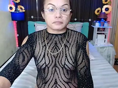 UrAsianPrincessDanie online show from February 2026 07:20:02 PM