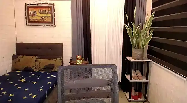 Snapshot of Yesha_harper chatting on December 2024 10:13:01 AM Yesha harper online show from December 2024 10:13:01 AM