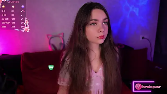 Snapshot of How2Meow chatting on March 2025 05:29:01 PM How2Meow online show from March 2025 05:29:01 PM