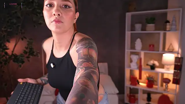 RedJasmine  online show from March 2026 08:52:01 PM