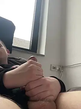 Snapshot of vrgdick chatting on February 2025 02:48:02 PM vrgdick online show from February 2025 02:48:02 PM