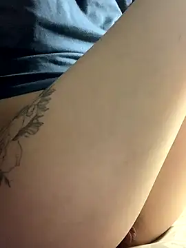 Snapshot of MiaBlossom chatting on December 2024 11:55:01 AM MiaBlossom online show from December 2024 11:55:01 AM