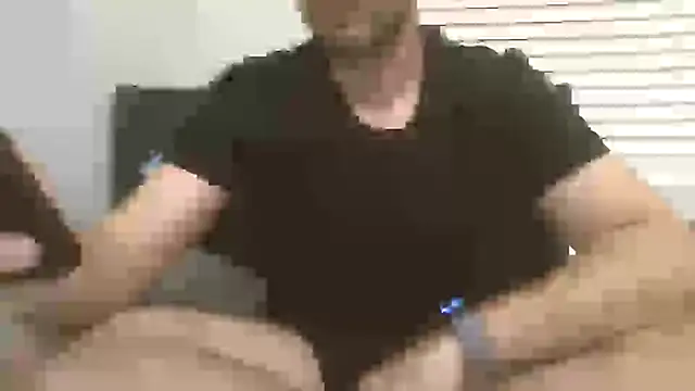 Snapshot of Hotboyo01 chatting on February 2025 01:40:02 AM Hotboyo01 online show from February 2025 01:40:02 AM