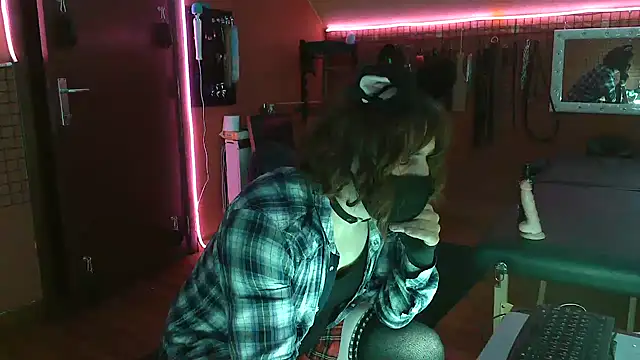 Snapshot of Ginny-the-bdsm-nympho chatting on February 2025 05:42:01 PM Ginny-the-bdsm-nympho online show from February 2025 05:42:01 PM