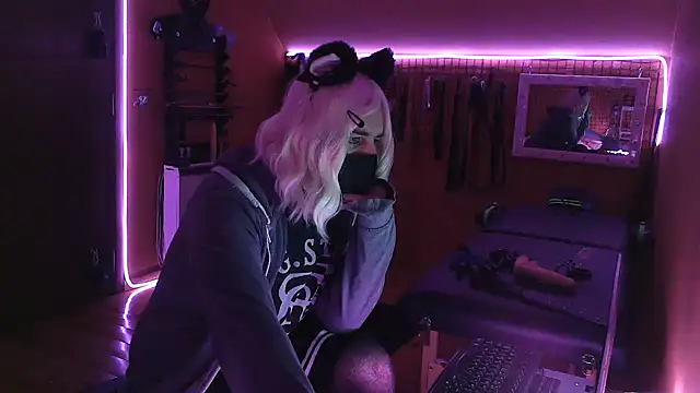 Snapshot of Ginny-the-bdsm-nympho chatting on October 2025 04:27:01 PM Ginny-the-bdsm-nympho online show from October 2025 04:27:01 PM