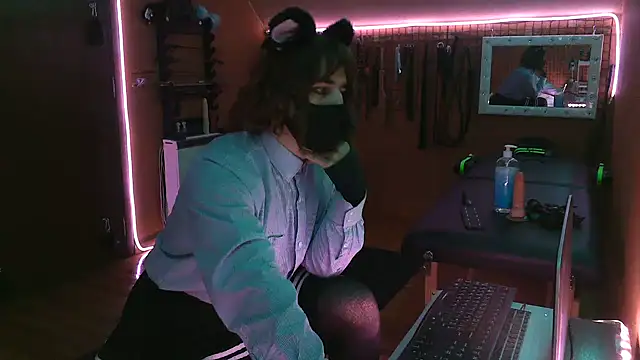 Snapshot of Ginny-the-bdsm-nympho chatting on October 2025 04:17:01 PM Ginny-the-bdsm-nympho online show from October 2025 04:17:01 PM