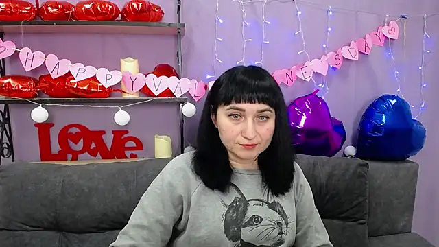 NinaFlawlees online show from February 2025 06:33:01 PM