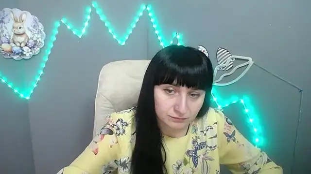 NinaFlawlees online show from April 2026 12:16:02 PM