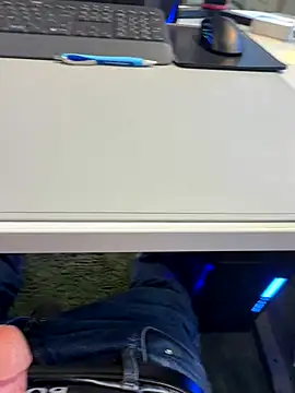 Snapshot of KielerMen chatting on December 2025 08:12:02 AM KielerMen online show from December 2025 08:12:02 AM