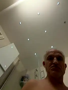 Snapshot of KielerMen chatting on December 2025 02:45:02 PM KielerMen online show from December 2025 02:45:02 PM