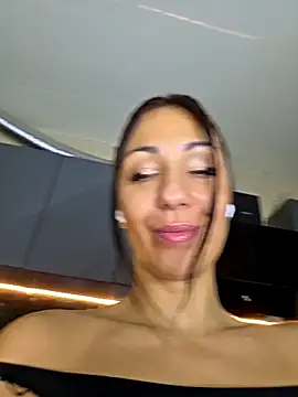 Snapshot of LeticiaWoods chatting on December 2025 09:14:01 AM LeticiaWoods online show from December 2025 09:14:01 AM