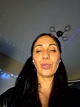 Snapshot of LeticiaWoods chatting on June 2026 09:34:01 PM LeticiaWoods online show from June 2026 09:34:01 PM