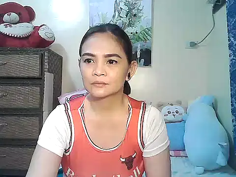 Kisses-13 online show from May 2026 01:29:01 PM