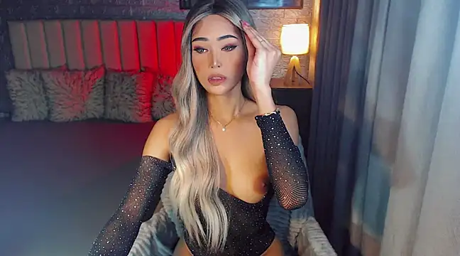 Miss Amandaversace online show from February 2025 08:40:01 PM