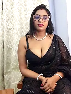 Snapshot of Queen_Dolly chatting on October 2025 06:06:02 PM Queen Dolly online show from October 2025 06:06:02 PM