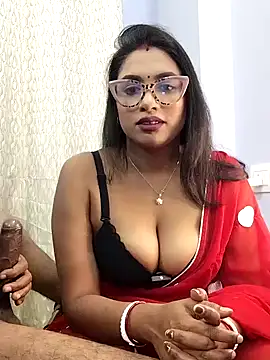 Snapshot of Queen_Dolly chatting on December 2025 04:56:01 PM Queen Dolly online show from December 2025 04:56:01 PM