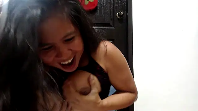 Snapshot of Vanessa3329 chatting on November 2025 02:06:02 PM Vanessa3329 online show from November 2025 02:06:02 PM