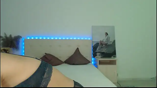 RoxannePure online show from October 2025 03:37:01 AM