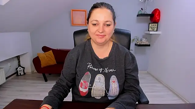 LollaGirl online show from March 2026 04:20:02 AM