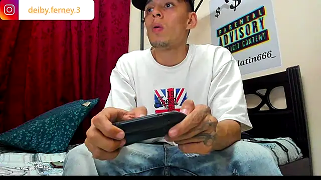 Snapshot of davidlatin66 chatting on January 2025 03:48:01 AM davidlatin66 online show from January 2025 03:48:01 AM