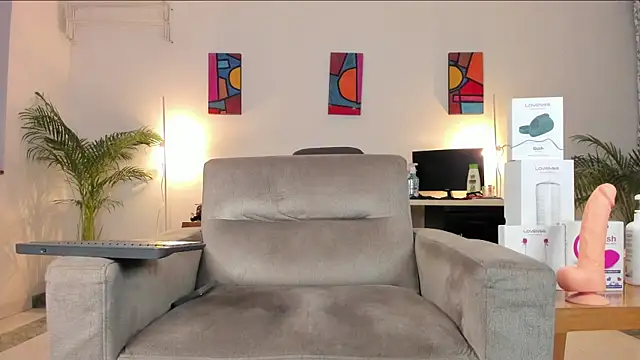 Snapshot of TatoKat chatting on December 2024 02:56:02 AM TatoKat online show from December 2024 02:56:02 AM