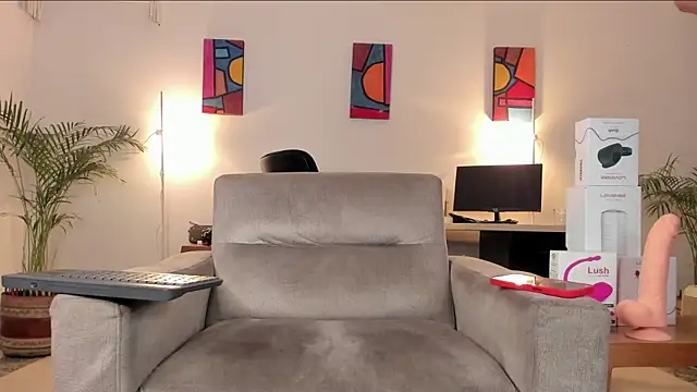 Snapshot of TatoKat chatting on February 2025 04:04:01 AM TatoKat online show from February 2025 04:04:01 AM