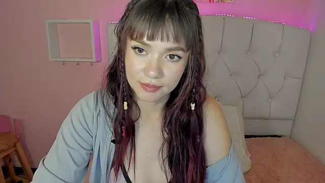Snapshot of 18candys chatting on December 2024 11:42:01 PM 18candys online show from December 2024 11:42:01 PM