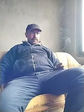 masculine bear daddy online show from December 2025 08:45:01 AM