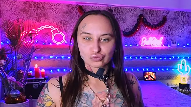 Cool Freak  online show from November 2025 10:03:02 AM