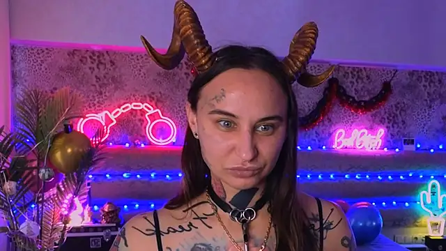 Cool Freak  online show from November 2025 10:29:01 AM