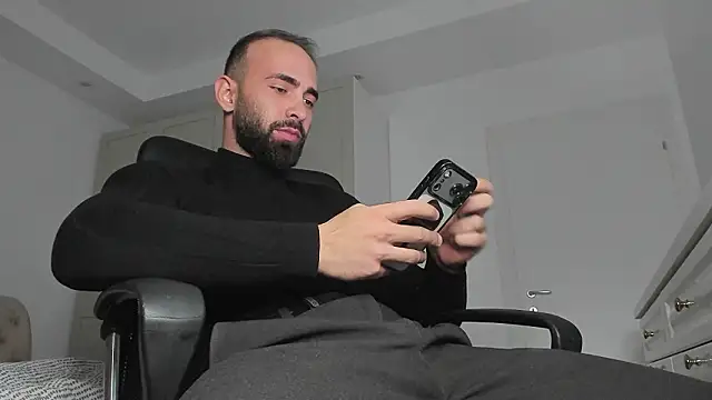 Snapshot of MichaelMasterss chatting on February 2026 08:34:02 PM MichaelMasterss online show from February 2026 08:34:02 PM