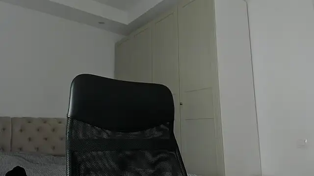 MichaelMasterss online show from April 2026 09:39:33 PM