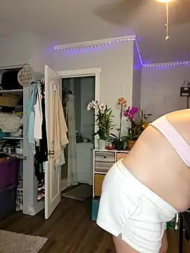 Snapshot of SexyNikki6969 chatting on December 2024 12:46:02 AM SexyNikki6969 online show from December 2024 12:46:02 AM