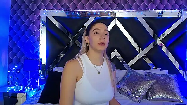 victoriaa lee  online show from January 2026 08:01:01 PM