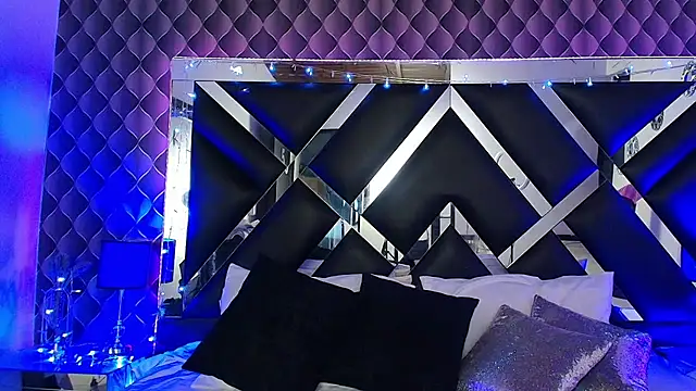 victoriaa lee  online show from March 2026 07:17:01 PM