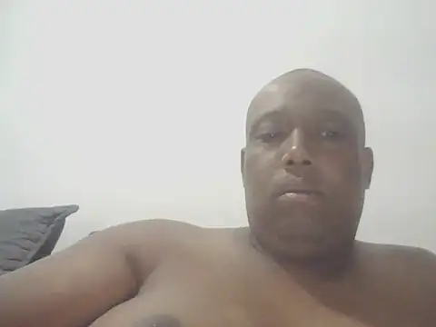 Snapshot of paulpovb chatting on November 2025 01:48:02 AM paulpovb online show from November 2025 01:48:02 AM