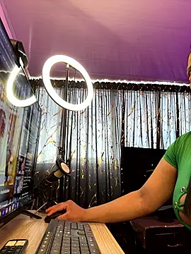 Snapshot of saaalome_1 chatting on January 2026 09:28:01 PM saaalome 1 online show from January 2026 09:28:01 PM