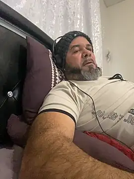 Snapshot of Cristian-Brayan chatting on December 2025 01:38:02 PM Cristian-Brayan online show from December 2025 01:38:02 PM