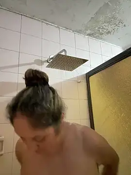 Snapshot of gabiTetas chatting on October 2025 07:05:02 PM gabiTetas online show from October 2025 07:05:02 PM