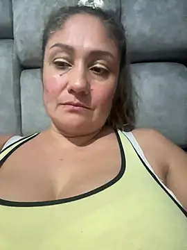 Snapshot of gabiTetas chatting on August 2026 07:06:01 PM gabiTetas online show from August 2026 07:06:01 PM