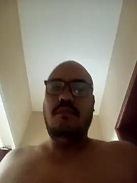 Snapshot of RobertoBuzios22 chatting on March 2026 01:29:02 PM RobertoBuzios22 online show from March 2026 01:29:02 PM